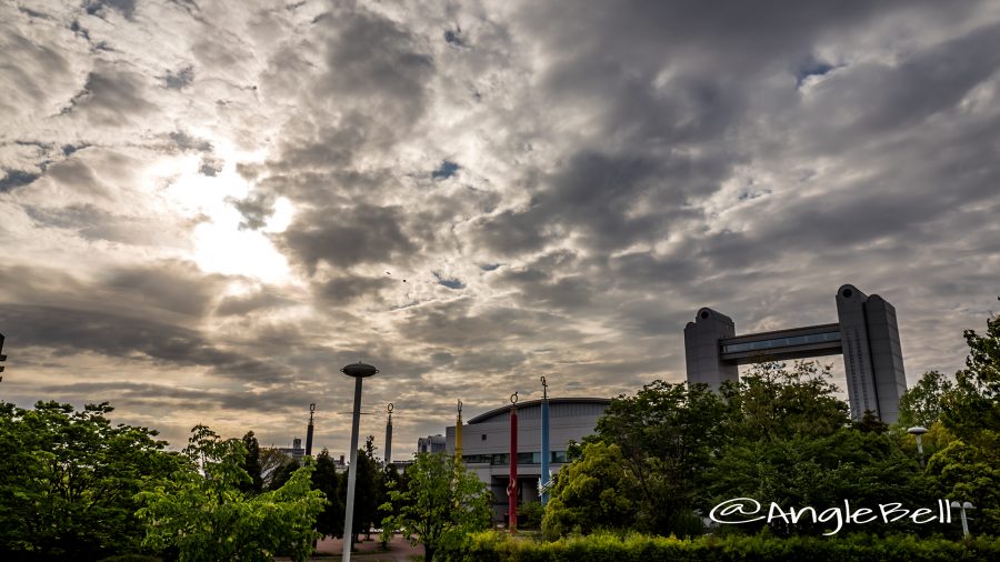 白鳥公園 名古屋国際会議場と創造の柱 夕景
