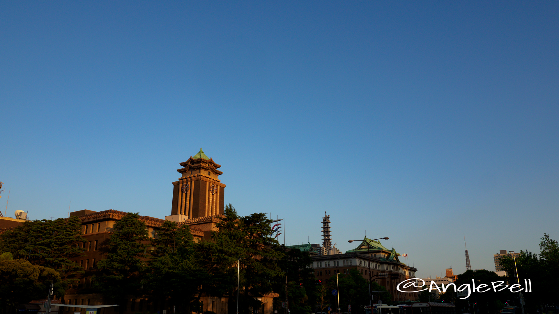 夕景 大津通 名古屋市役所と愛知県庁