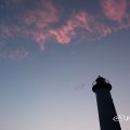 野間灯台と空