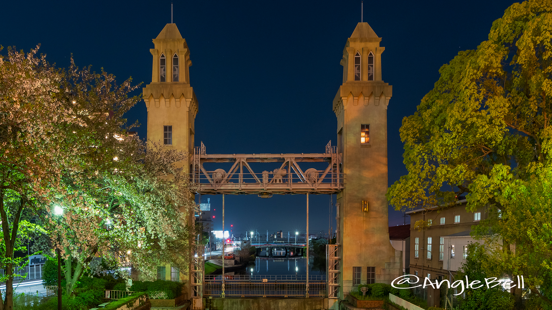 夜景 南北橋から見る松重閘門と桜 2019