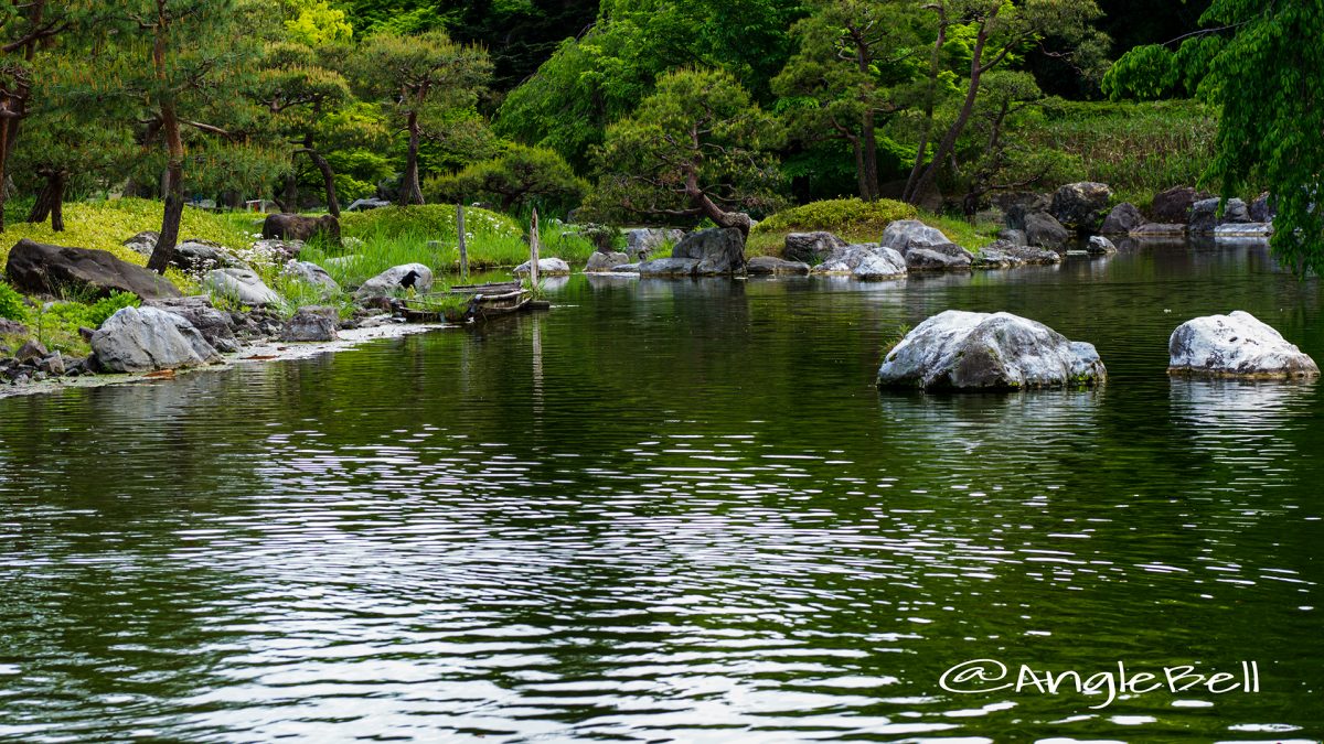 白鳥庭園 分流の景(木曽三川) と一艘の田舟