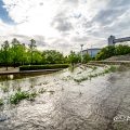 白鳥公園 橋詰広場と名古屋国際会議場