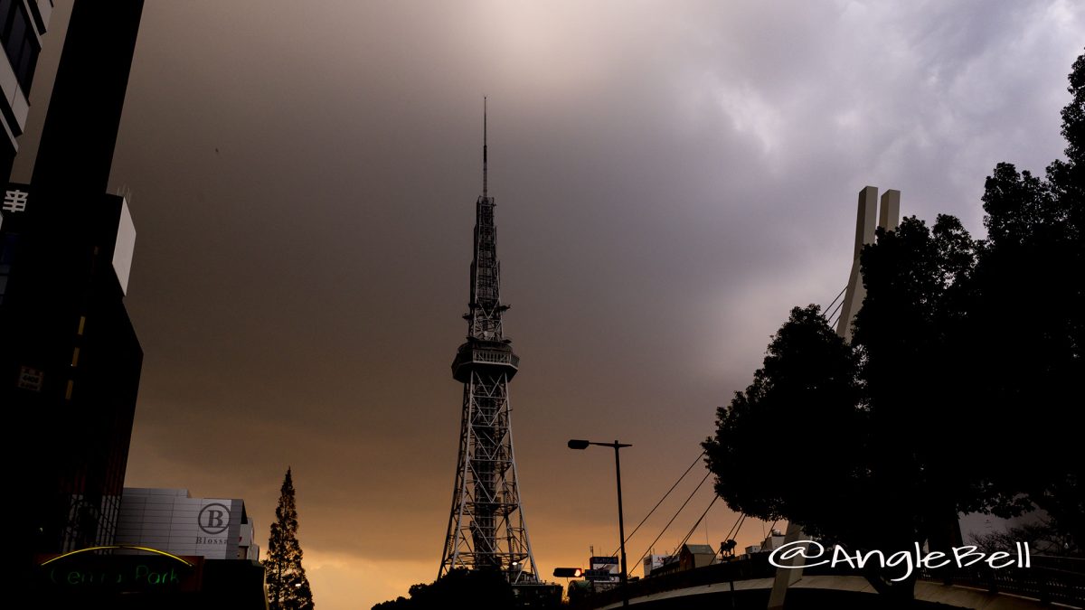 桜通久屋東 名古屋テレビ塔と夕日